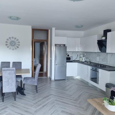 Apartments Ledic Krvavica Εξωτερικό φωτογραφία