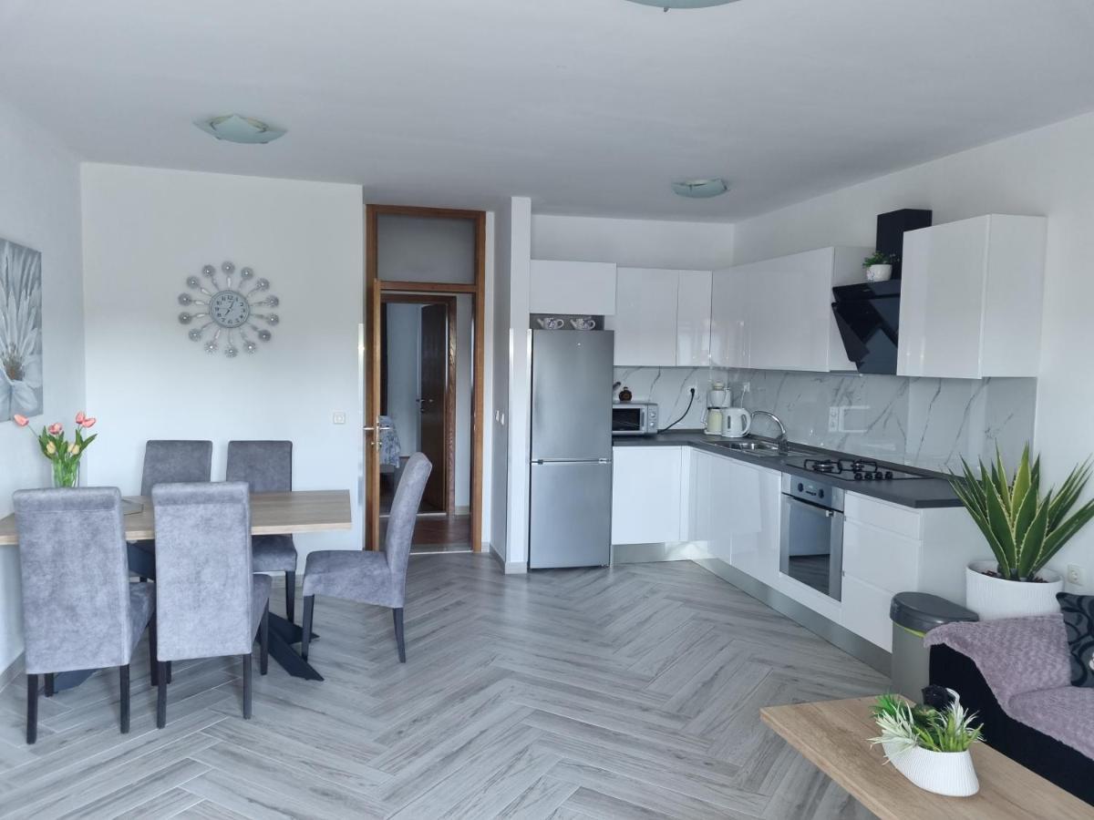 Apartments Ledic Krvavica Εξωτερικό φωτογραφία