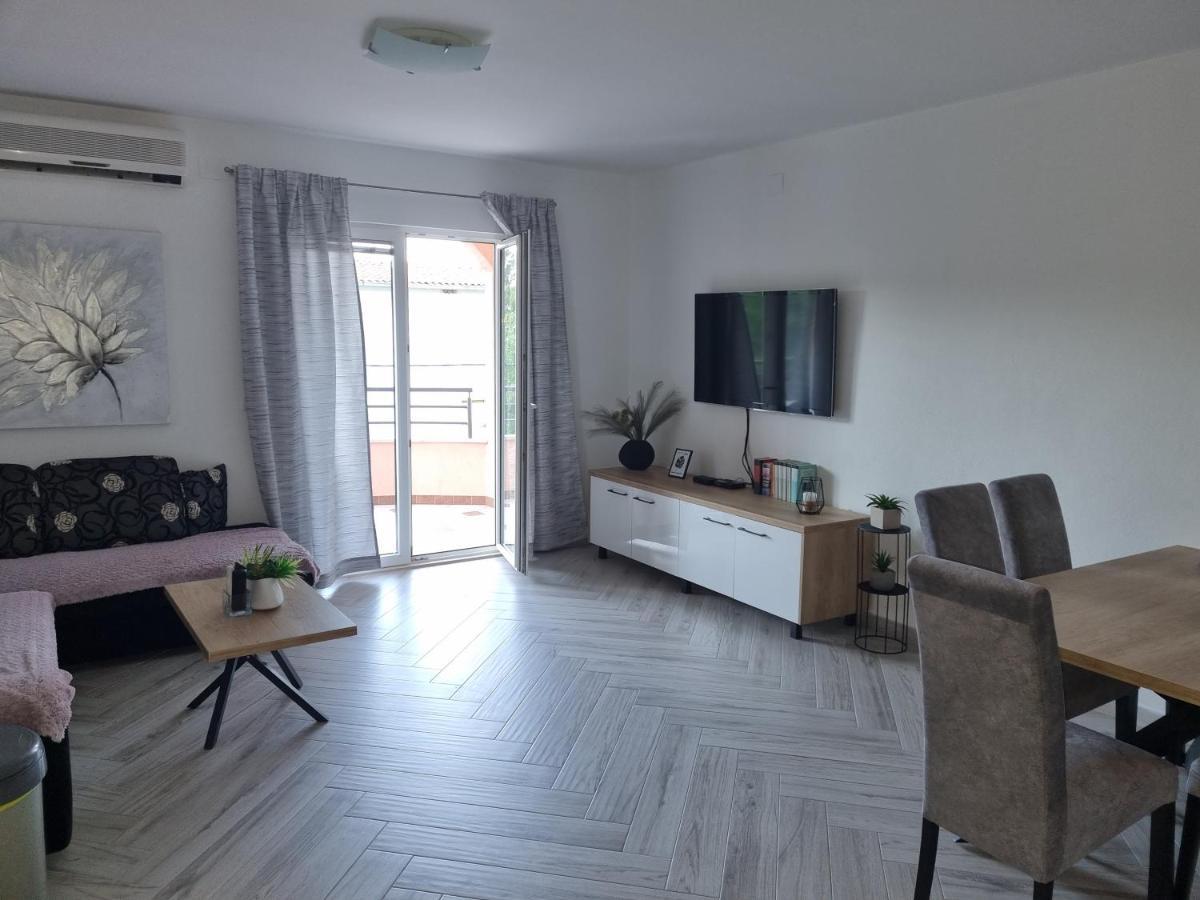 Apartments Ledic Krvavica Εξωτερικό φωτογραφία