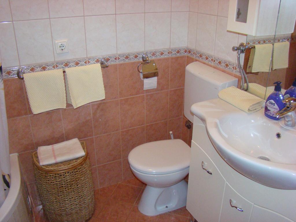 Apartments Ledic Krvavica Εξωτερικό φωτογραφία